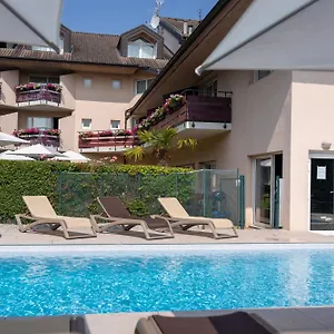 Logis Arc En Ciel Hotel